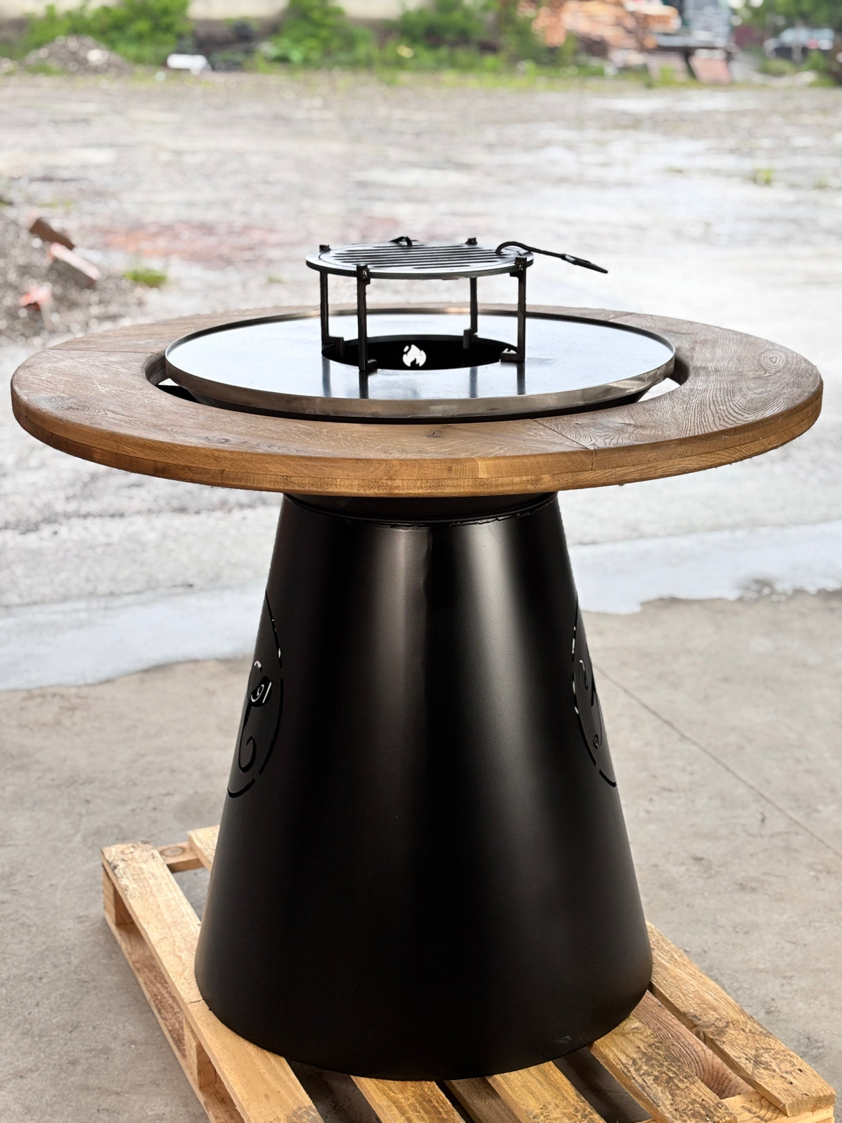 Gratar de  gradina VIP fire pit cu Blat din lemn si  Plita 10 mm