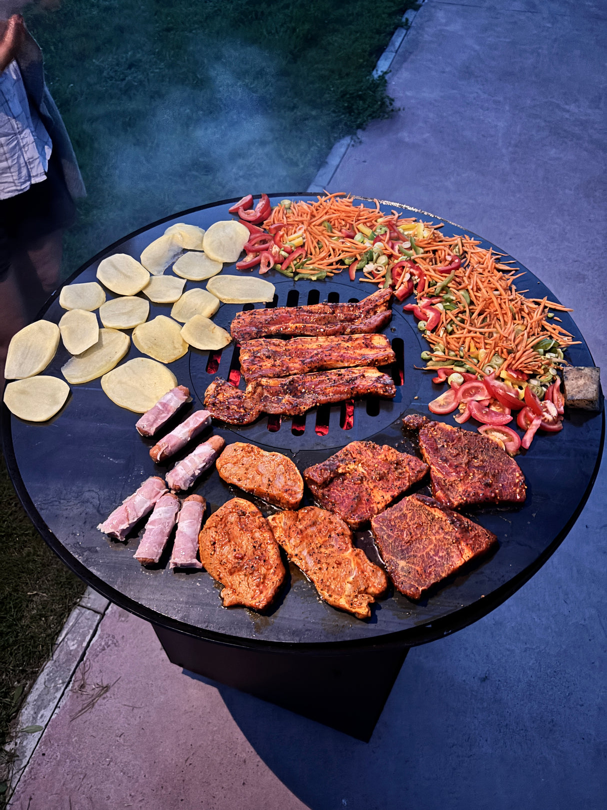 Gratar de gradina Rotund  4 in 1 diametru 75 cm firepit Flacari cu Plita rotunda 10 mm Otel dur