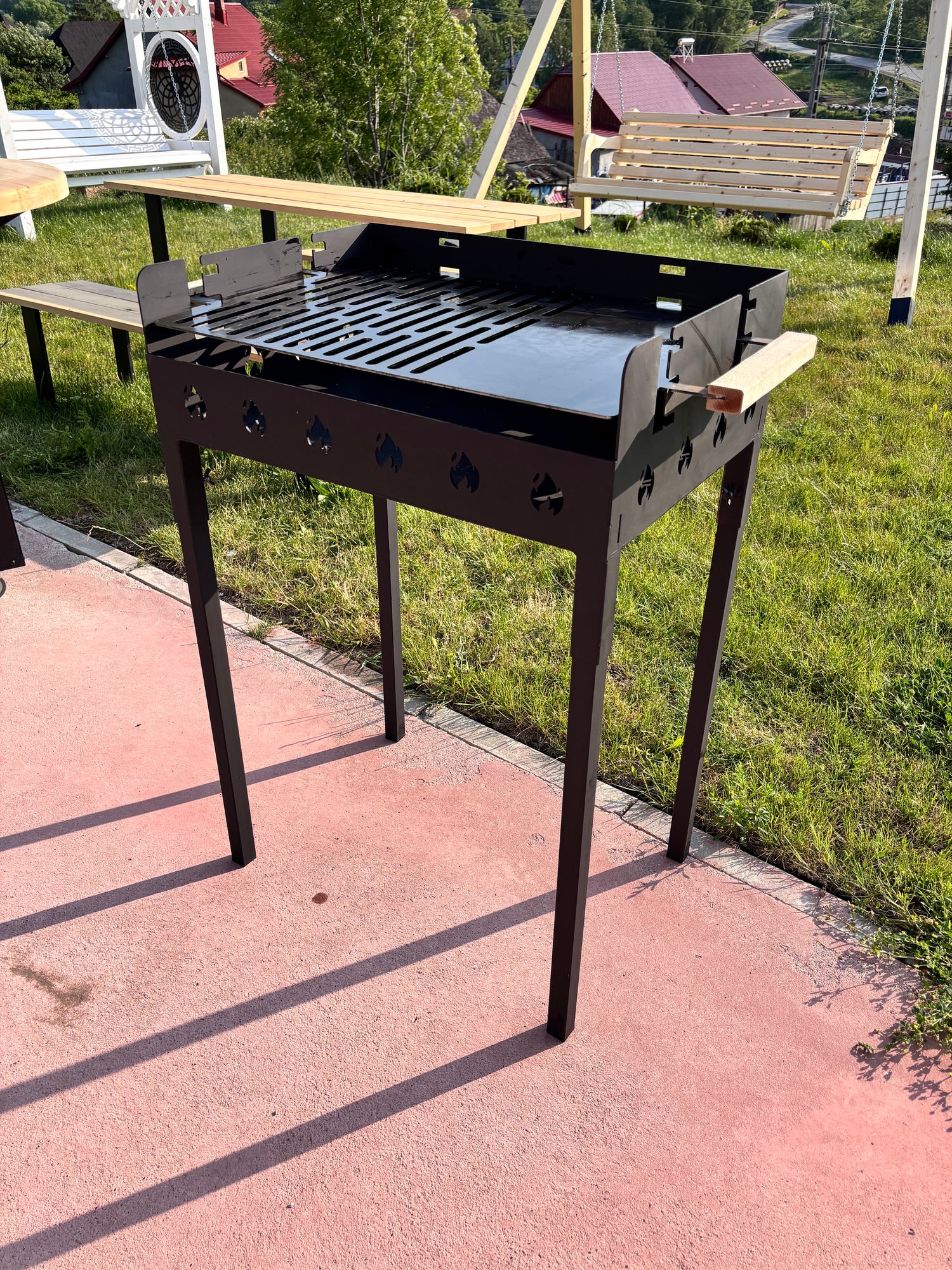 Gratar gradina portabil, cu masa polita lucru reglabil pe inaltime de gatire  65X45X95 CM