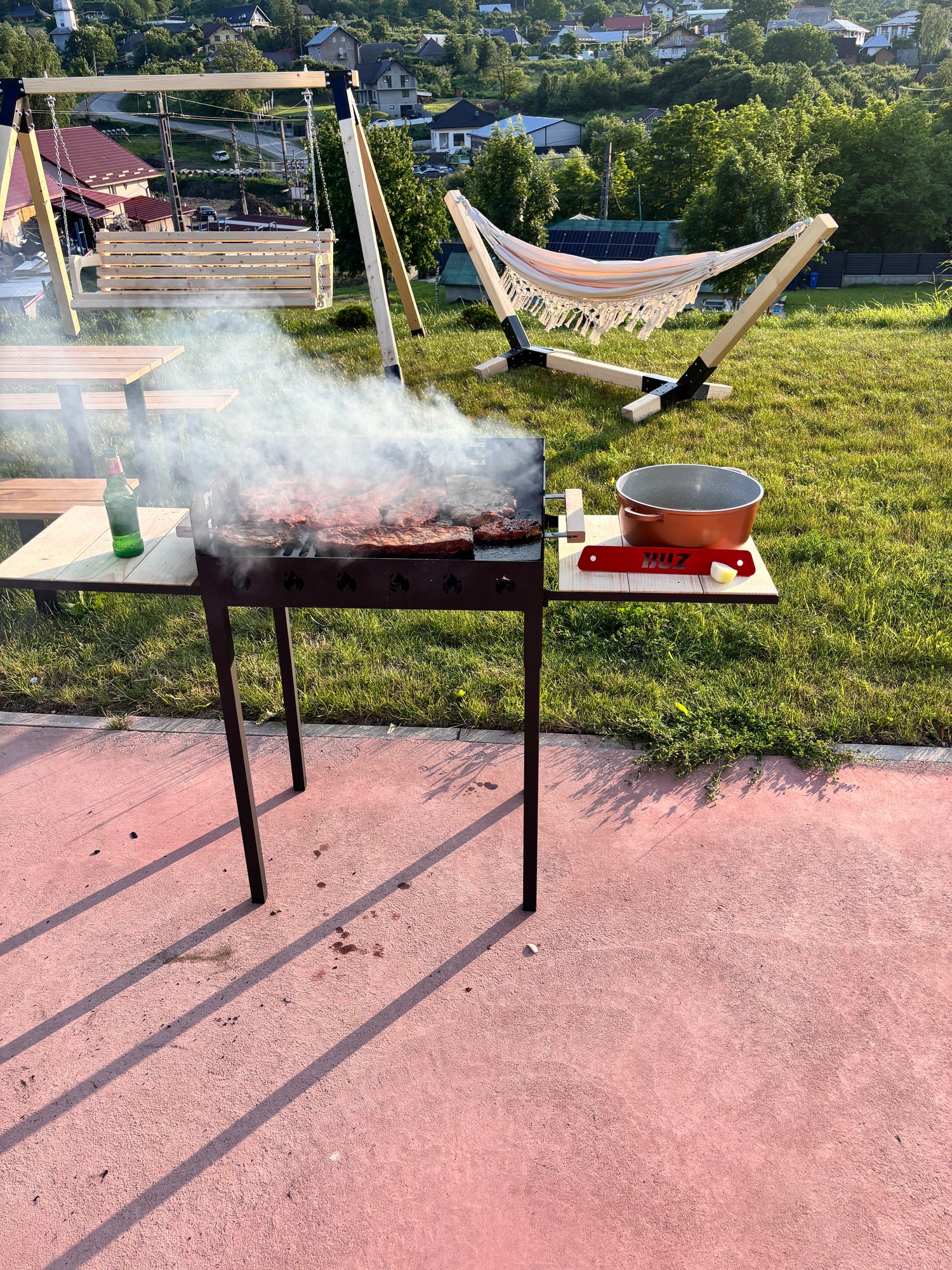 Gratar gradina portabil, cu masa polita lucru reglabil pe inaltime de gatire  65X45X95 CM