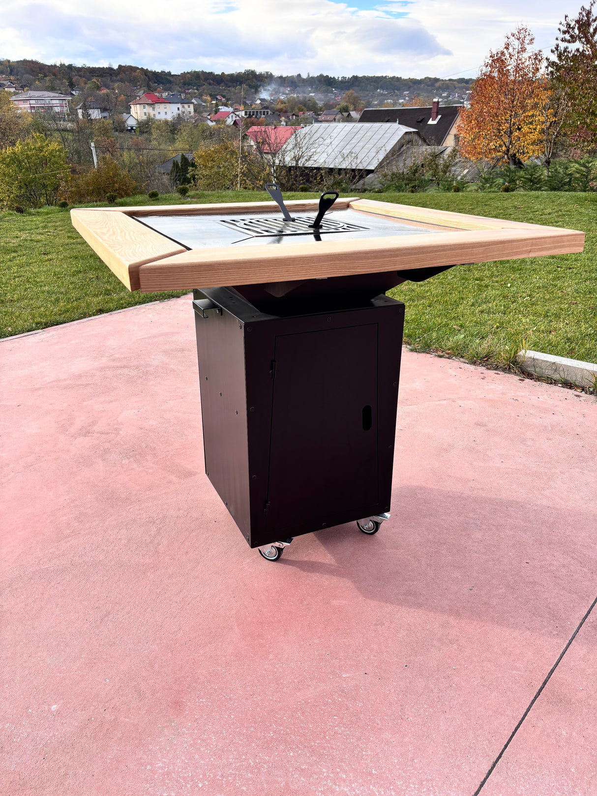 Gratar de  gradina, 5 in 1 ,fire pit cu Plita 10 mm Otel ,Cu Blat din Lemn,Suport Ceaun/Disc ,Gratar de curte