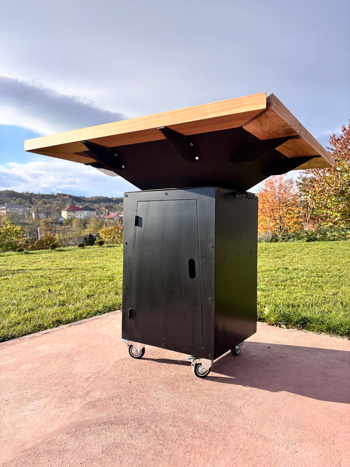 Gratar de  gradina, 5 in 1 ,fire pit cu Plita 10 mm Otel ,Cu Blat din Lemn,Suport Ceaun/Disc ,Gratar de curte