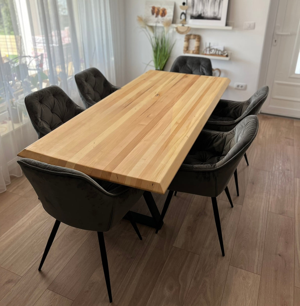 Set masa cu scaune bucatarie, dining,living, sufragerie, blat din lemn masiv cu picioare metalice, scaune husa gri, 6 persoane, IOANA