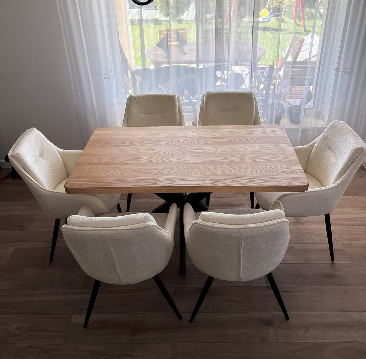Set masa cu scaune bucatarie, dining, living, sufragerie, blat din lemn masiv cu picioare metalice, scaune husa plus crem, 6 persoane, Anisia