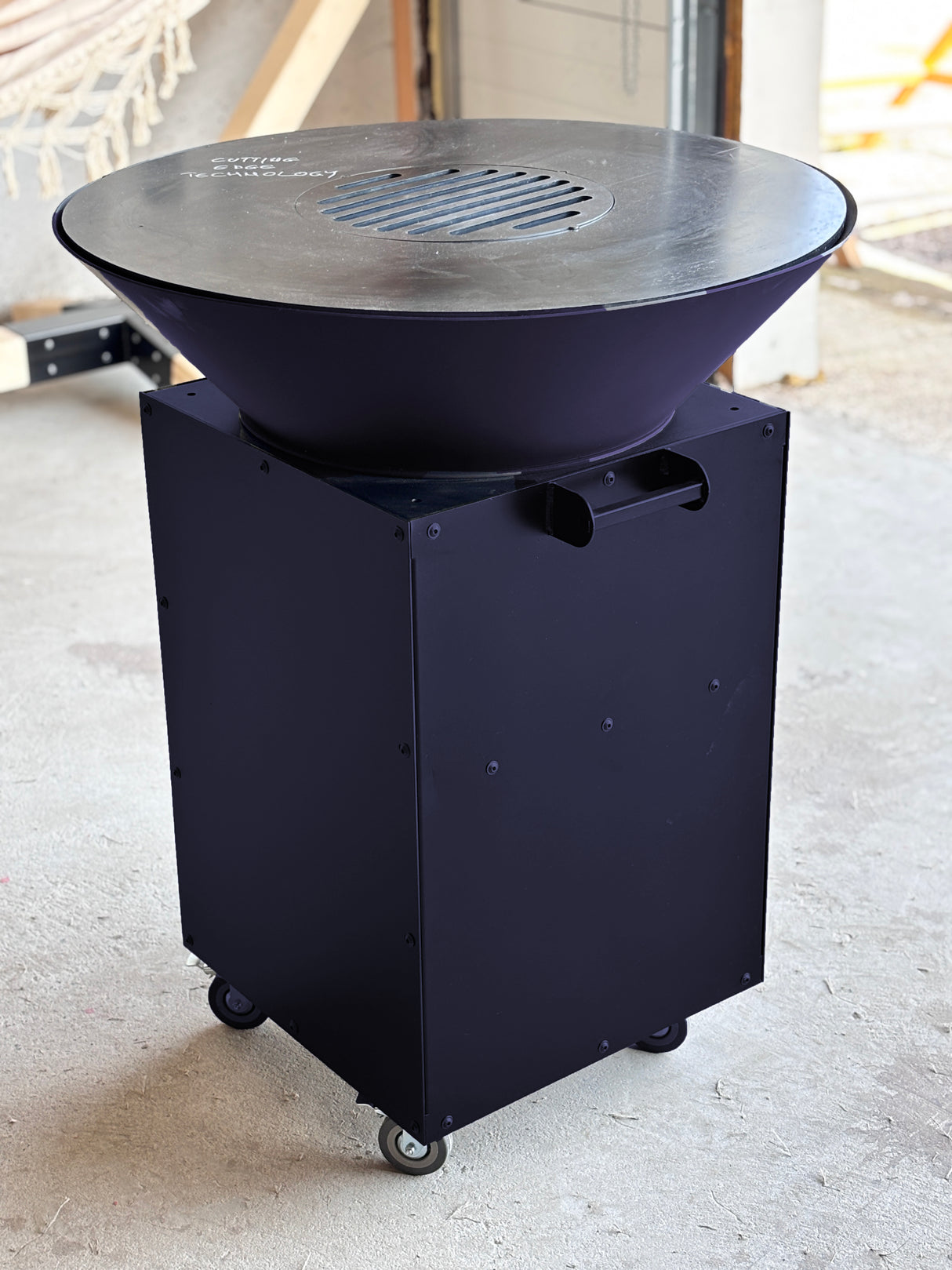 Gratar Rotund de gradina diametru 75 cm fire pit cu Plita rotunda 10 mm Otel dur