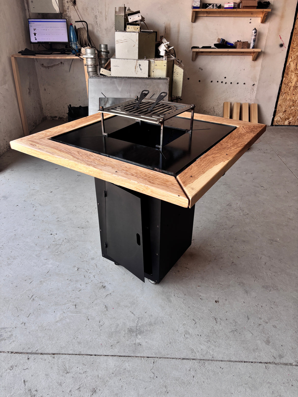 Gratar de gradina 75x75 cm fire pit cu Plita 6, 8 sau 10 mm Otel dur