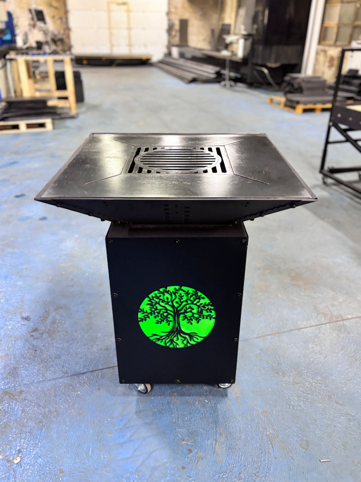 Gratar de gradina, 5 in 1 ,fire pit cu Plita 10 mm Otel , Suport Ceaun/Disc , Gratar de curte , Personalizabil , Copacul Vietii