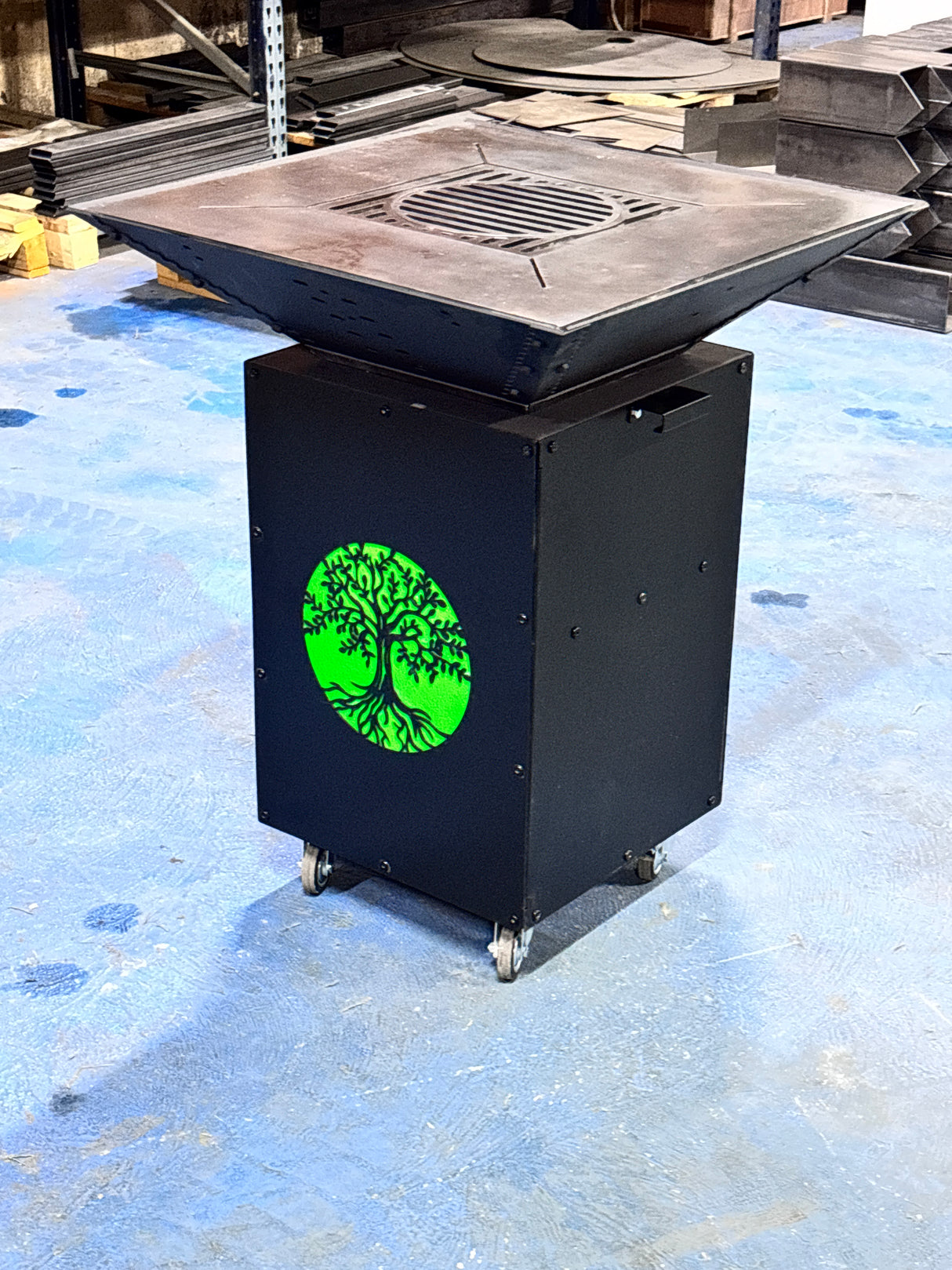 Gratar de gradina, 5 in 1 ,fire pit cu Plita 10 mm Otel , Suport Ceaun/Disc , Gratar de curte , Personalizabil , Copacul Vietii