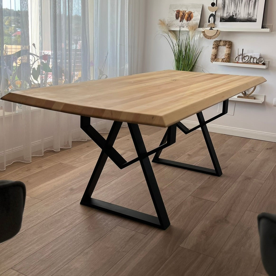 Set masa cu scaune bucatarie, dining,living, sufragerie, blat din lemn masiv cu picioare metalice, scaune husa gri, 6 persoane, IOANA