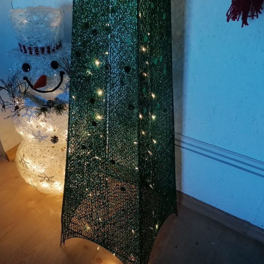 Brad de Craciun artificial, metalic, verde, cu LED galben – 182 cm, pliabil pentru exterior și interior, brad artifi