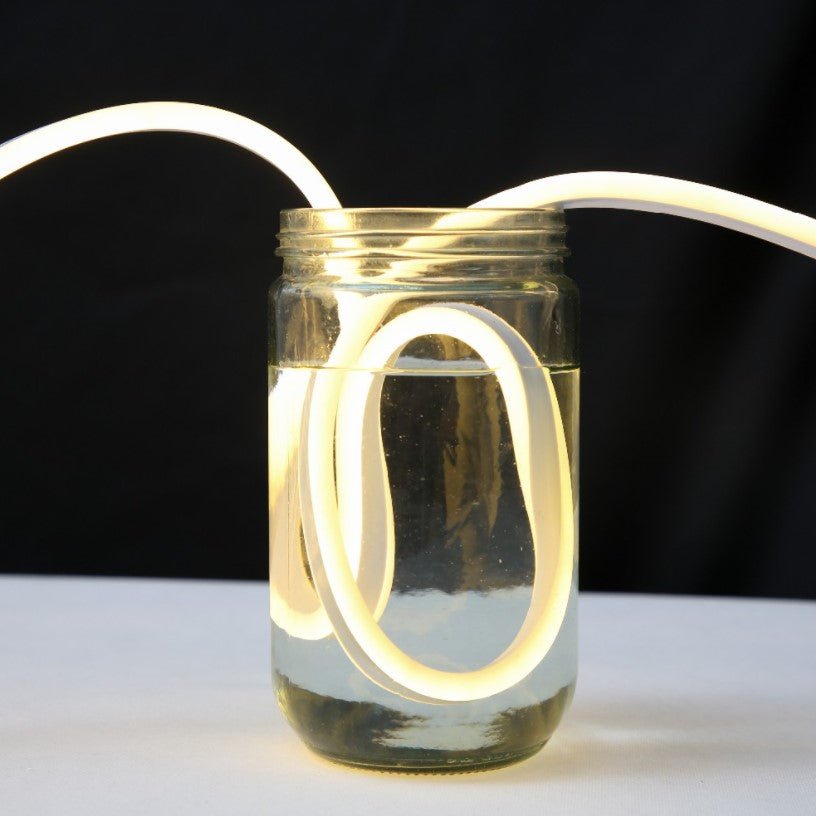 Clopotei decorativi luminosi, pentru Craciun, rezistenti la apa, suspendabili usa si geam, IP65, 50 x 60 cm, culoare alb cald - BUZ.RO