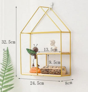 Etajere decorative cu suport de metal in culoarea aurie, casuta