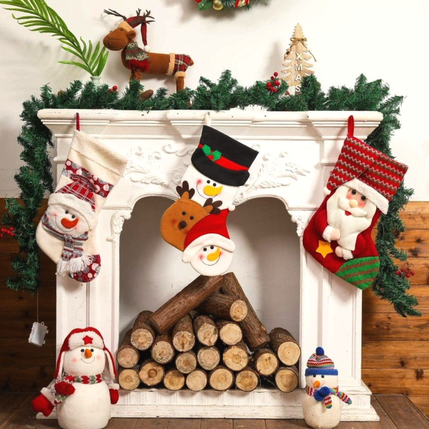 Ghirlanda de craciun, cu merisoare si conuri, instalatie, din brad artificial, 270 cm