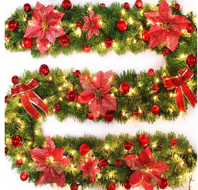 Ghirlanda luminoasa impodobita de craciun cu fundite si craciunite, din brad artificial, lungime 2.7 m, culoare rosie