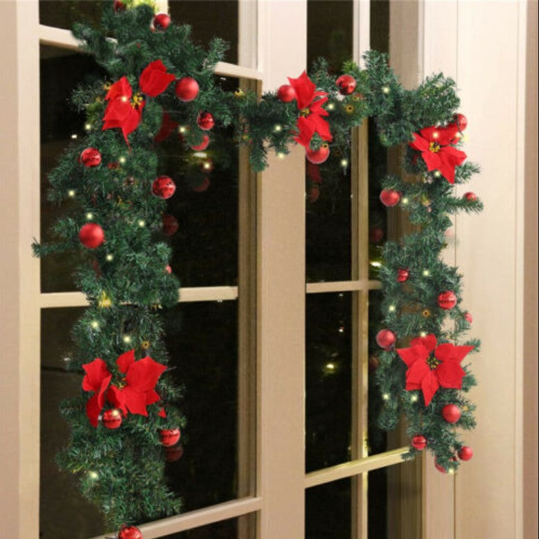 Ghirlandă Crăciun luminoasă cu LED, globuri rosii si craciunite – 2.7 m, decor elegant pentru interior si exterior, din brad artificial, culoare rosie