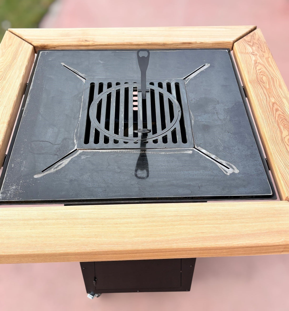 Gratar de gradina 5 in 1 | fire pit|Plita 10|8|6 mm|Blat din Lemn|Suport Ceaun/Disc blat Frasin - BUZ.RO
