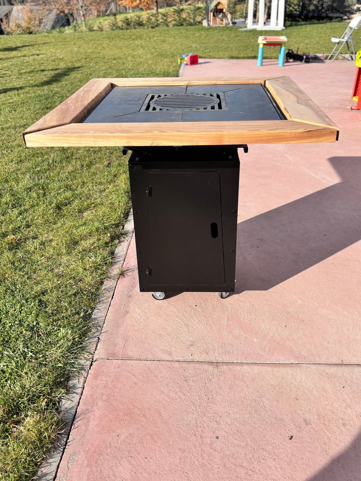 Gratar de gradina Demontabil, 5 in 1 ,fire pit cu Plita 10 mm Otel 72x 72 cm ,Cu Blat din Lemn,Suport Ceaun/Disc ,Gratar de curte - BUZ.RO