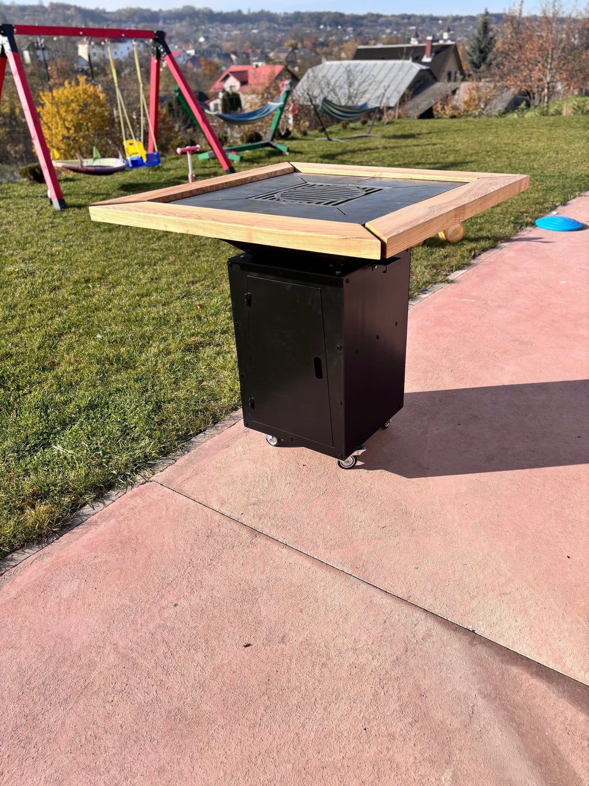 Gratar de gradina Demontabil, 5 in 1 ,fire pit cu Plita 10 mm Otel 72x 72 cm ,Cu Blat din Lemn,Suport Ceaun/Disc ,Gratar de curte - BUZ.RO