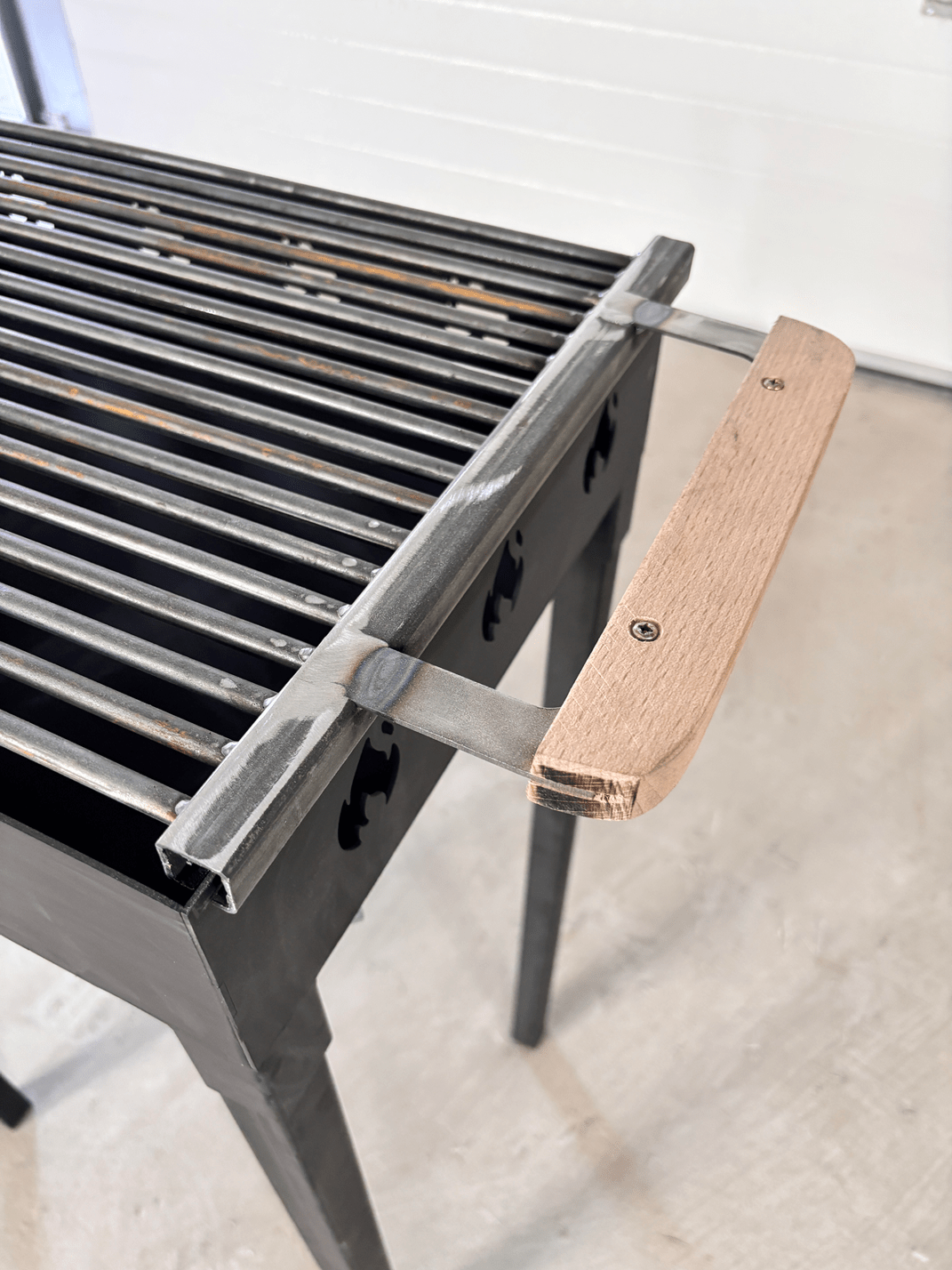 Gratar Gradina 50 x 35 cm cu bare rotunde din otel 8mm , pentru camping, Picnic - BUZ.RO