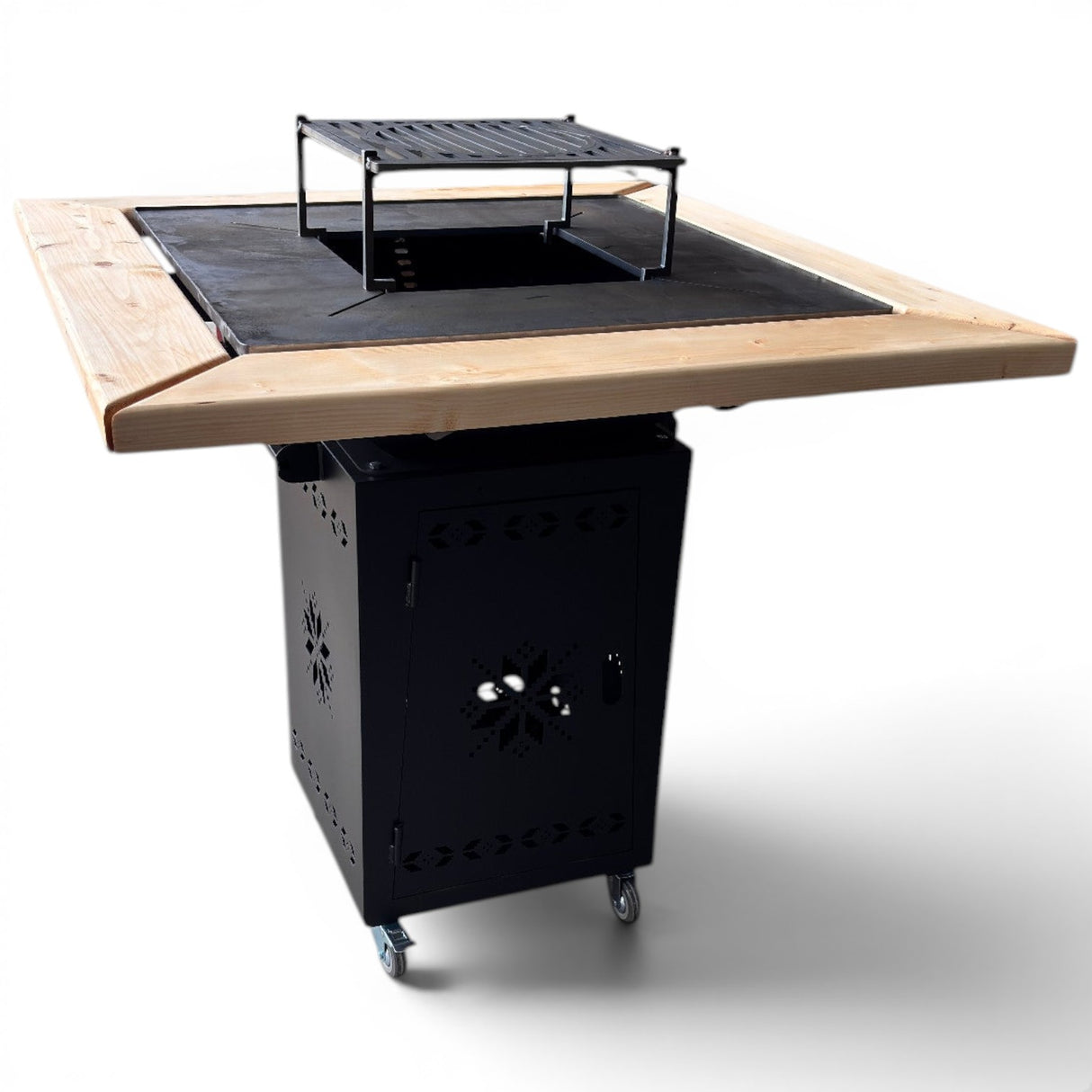 Gratar Gradina cu plita 10 mm Fire Pit 75x75 cm din fier pe lemne, pentru terasa CU BLAT DE LEMN SI MOTIVE TRADITIONALE