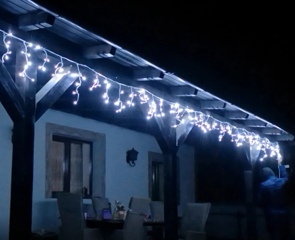 Instalatie franjuri exterior, 8 Metri luminosi 252 leduri, 8 jocuri de lumini, alb rece