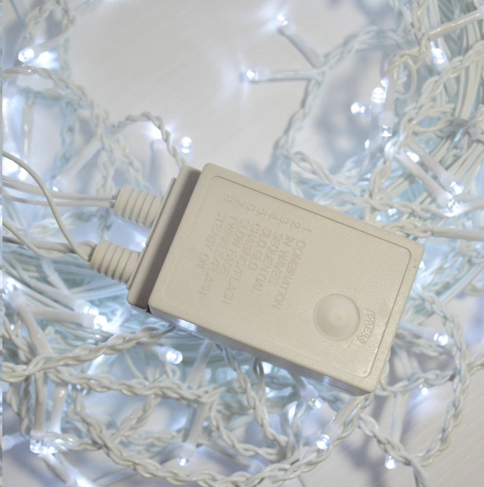 Instalatie franjuri exterior, 8 Metri luminosi 252 leduri, 8 jocuri de lumini, alb rece