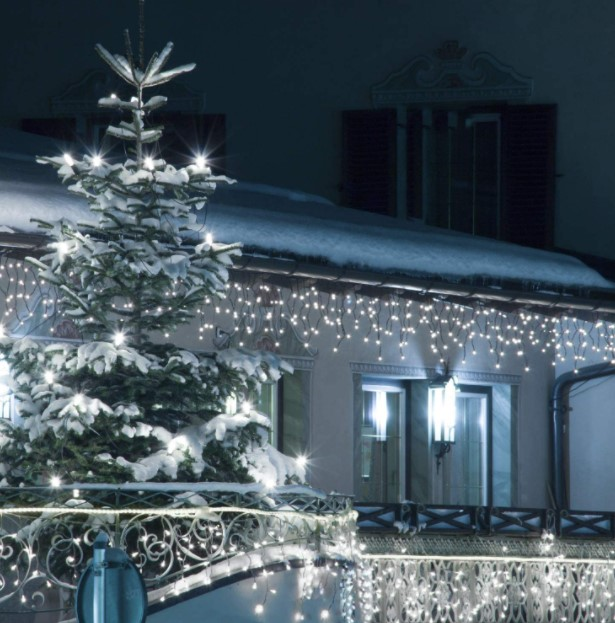 Instalatie franjuri exterior, 8 Metri luminosi 252 leduri, 8 jocuri de lumini, alb rece