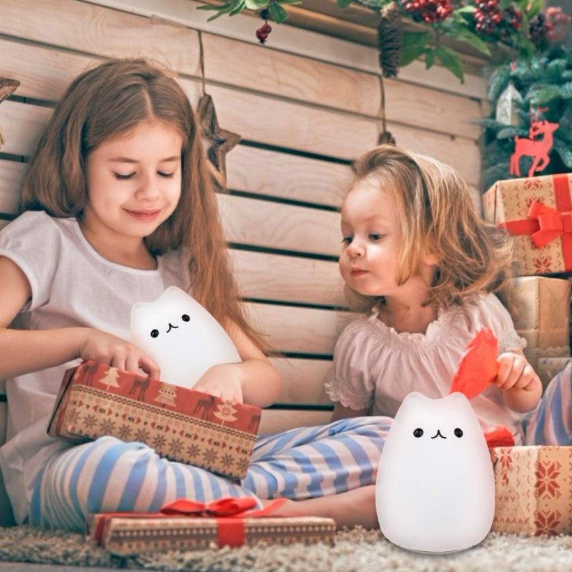 Lampa de veghe LED pisicuta jucausa multicolora din silicon moale, control prin telecomanda