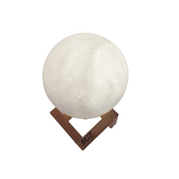 Lampa luna de veghe, reincarcabila, model realistic, portabila, cu touch, alimentare USB, stand din lemn, 18 cm, buz - BUZ.RO