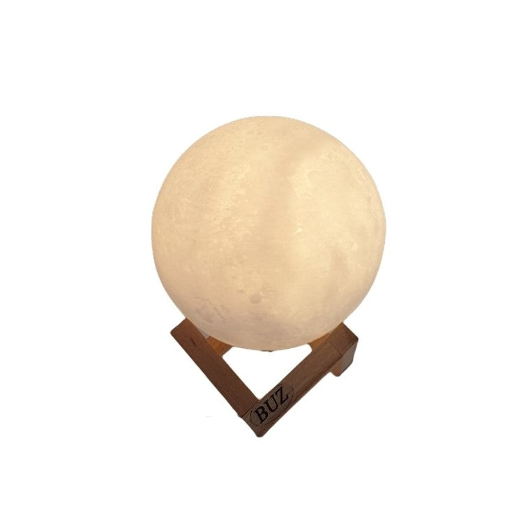Lampa luna de veghe, reincarcabila, model realistic, portabila, cu touch, alimentare USB, stand din lemn, 18 cm, buz