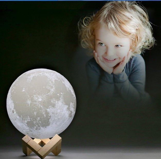 Lampa Veghe Lumina Ambientala Multicolora cu LED, 7 culori, 15 cm, Luna Moon imprimata 3D - BUZ.RO