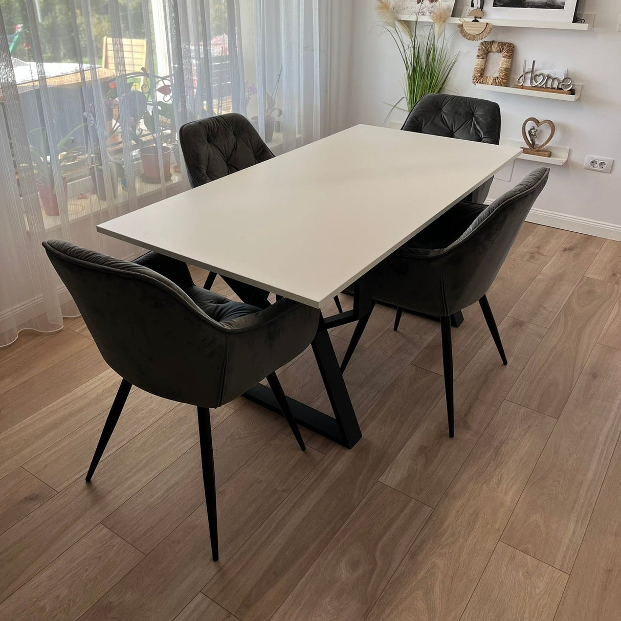 Masa cu blat din pal, cu picioare metal, set Larisa - BUZ.RO