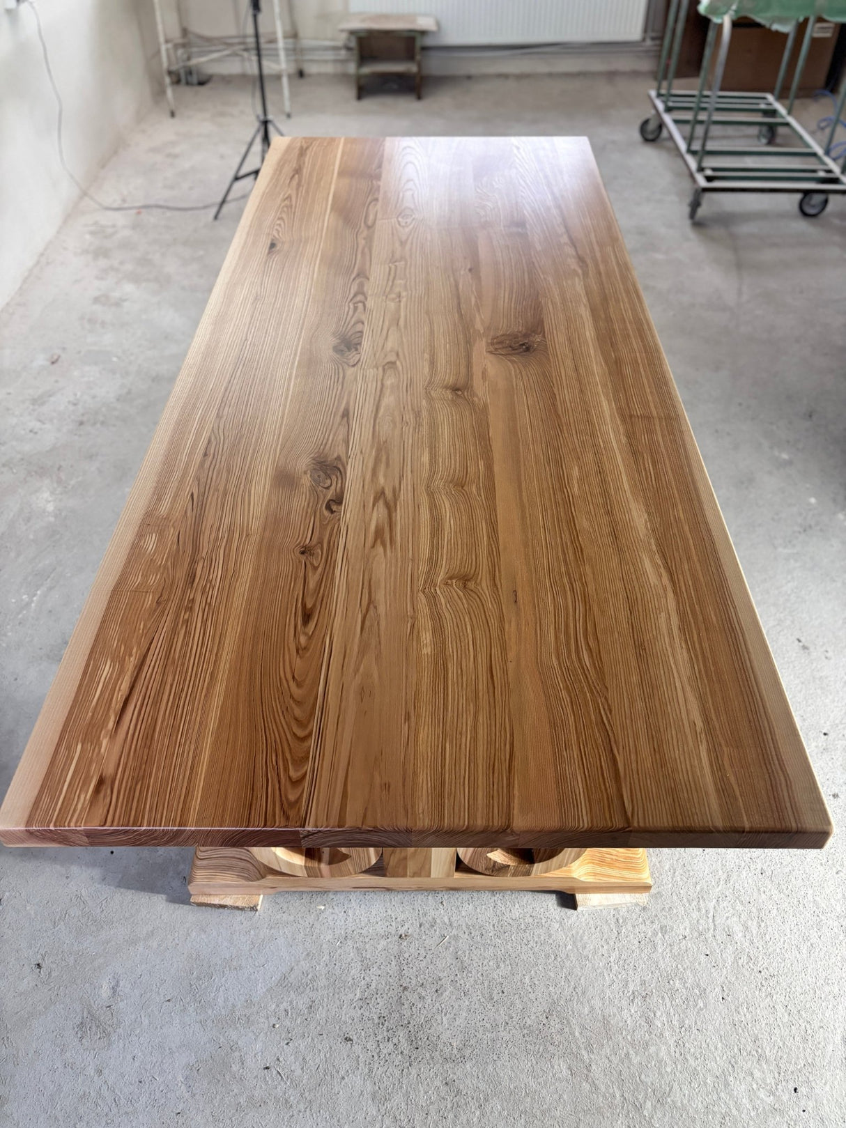 Masa lemn masiv, cu cadru din lemn masiv, Ofelia, 240x100x76 cm - BUZ.RO