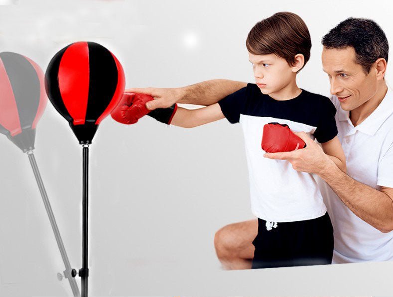 Sac de box copii, manusi incluse, inaltime ajustabila, picior metalic, pompa inclusa, suport cu apa sau nisip - BUZ.RO