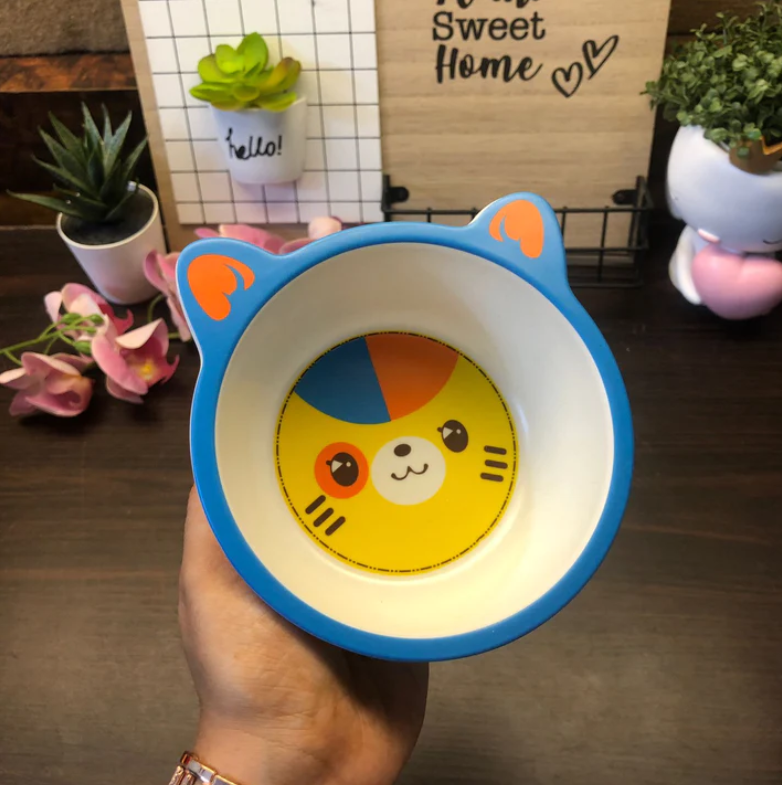 Set de masa pentru copii, farfurie 2 compartimente, cana, bol, furculita si lingurita, forma pisicuta, din fibra de bambus