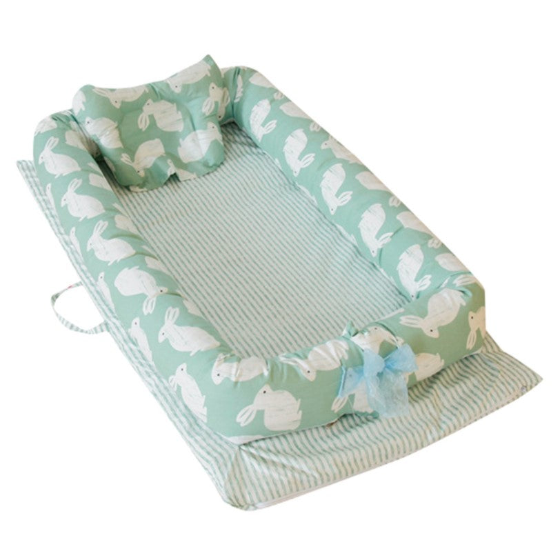 Set patut portabil, bebe baby nest cu lenjerie, perna, bumper protectie anti-alunecare, verde cu iepuri gri