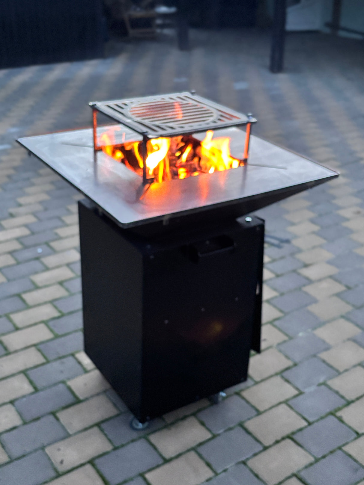 Gratar de  gradina  75x75 cm fire pit cu Plita 6, 8 sau 10 mm Otel dur