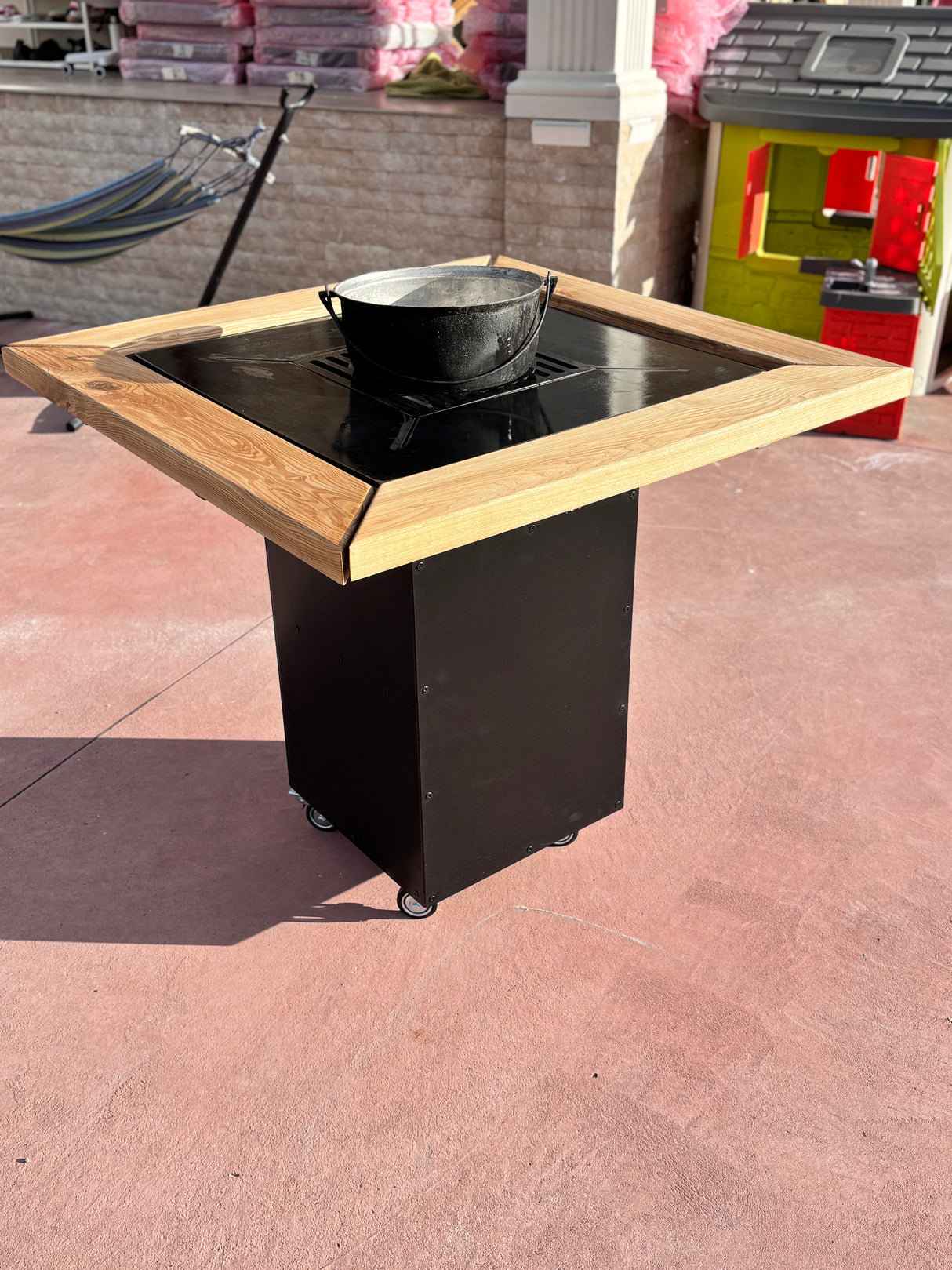 Gratar de  gradina, 5 in 1 ,fire pit cu Plita 10 mm Otel ,Cu Blat din Lemn,Suport Ceaun/Disc ,Gratar de curte