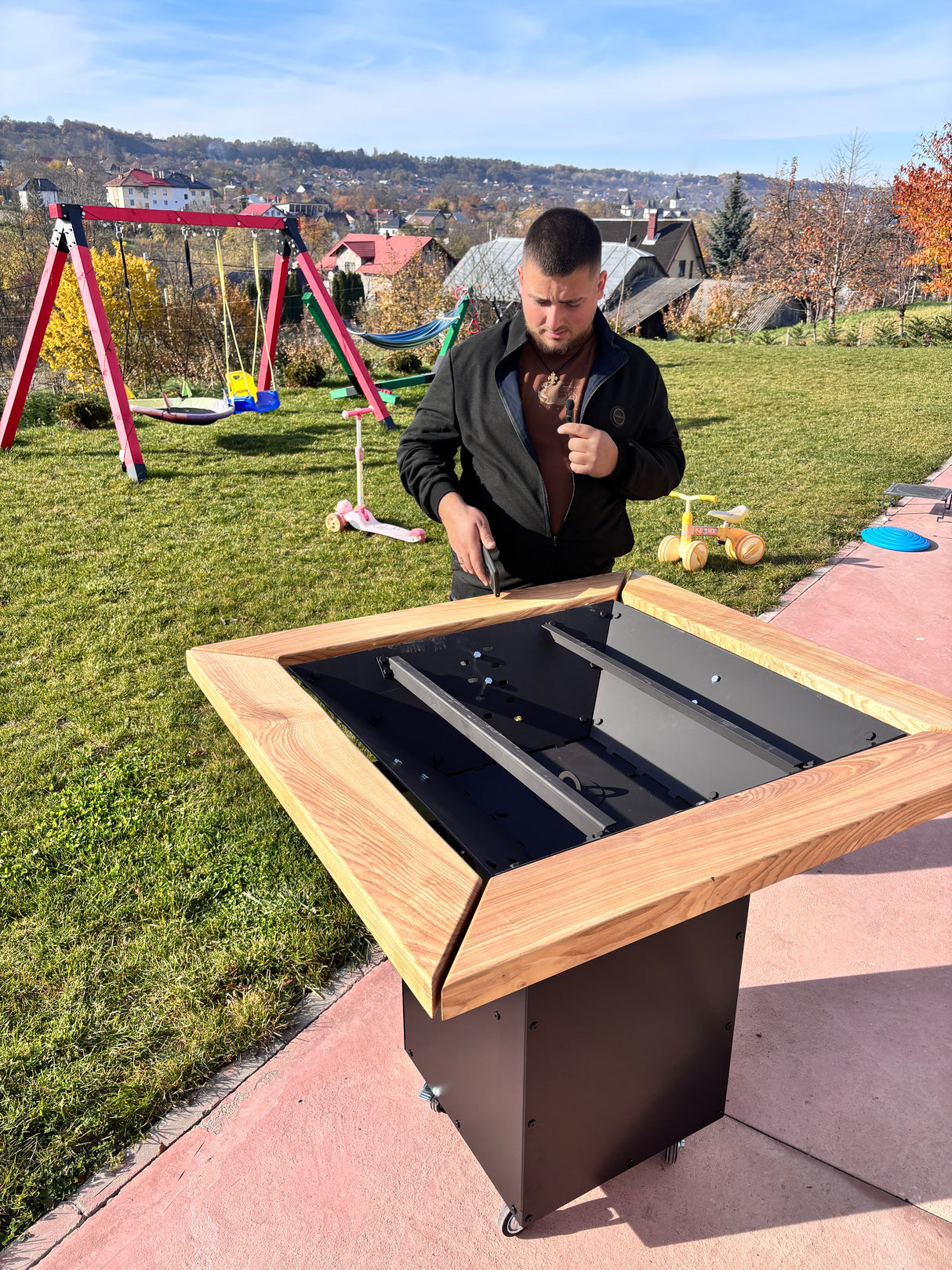 Gratar de gradina Demontabil, 5 in 1 ,fire pit cu Plita 10 mm Otel  72x 72 cm ,Cu Blat din Lemn,Suport Ceaun/Disc ,Gratar de curte