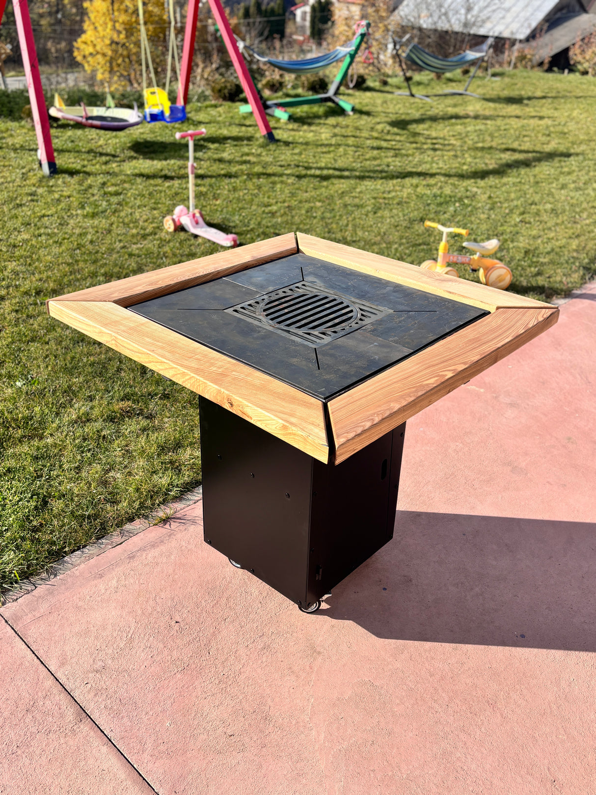 Gratar de gradina Demontabil, 5 in 1 ,fire pit cu Plita 10 mm Otel  72x 72 cm ,Cu Blat din Lemn,Suport Ceaun/Disc ,Gratar de curte