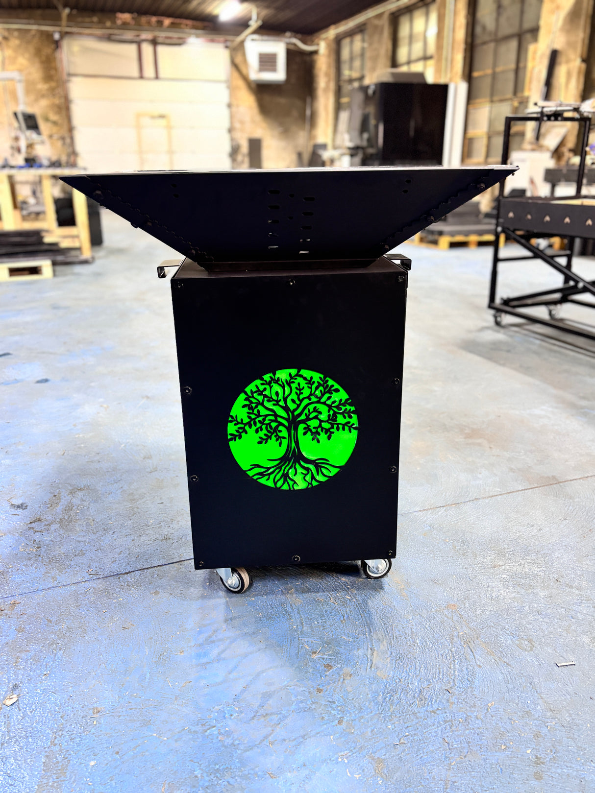 Gratar de gradina, 5 in 1 ,fire pit cu Plita 10 mm Otel , Suport Ceaun/Disc , Gratar de curte , Personalizabil , Copacul Vietii