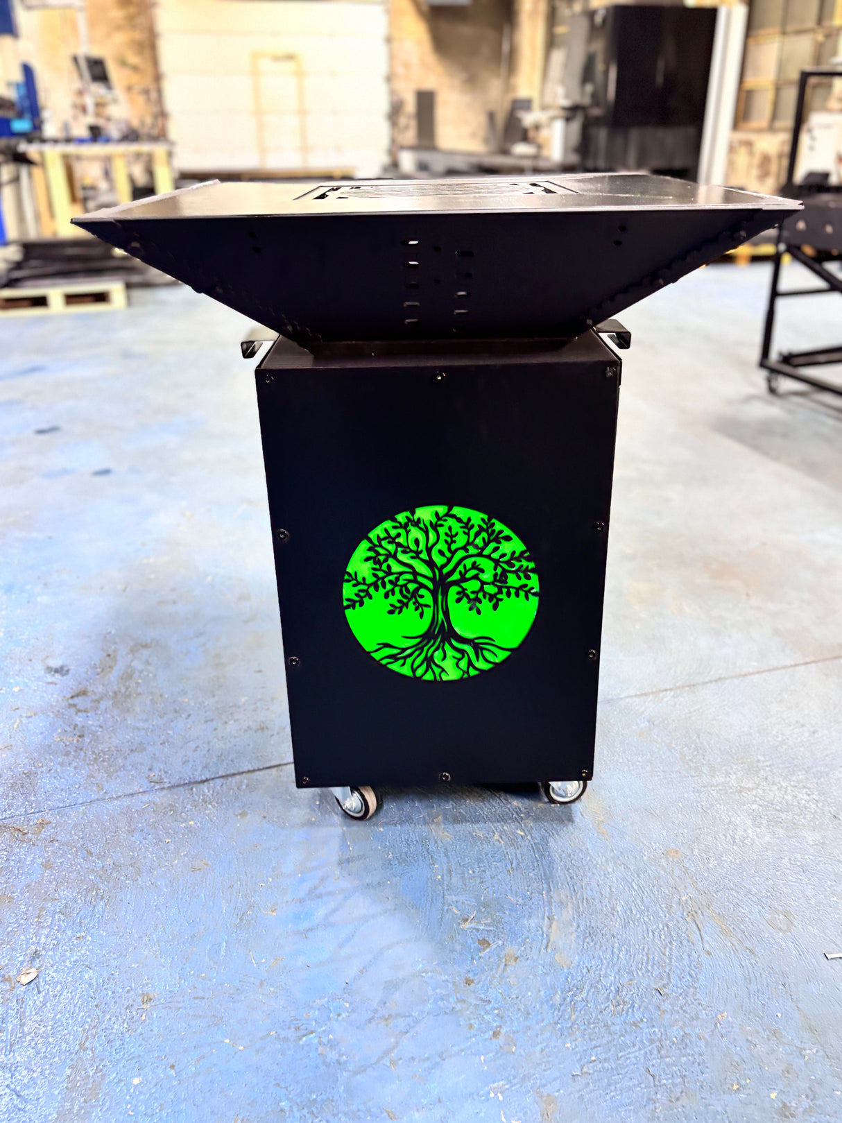 Gratar de gradina, 5 in 1 ,fire pit cu Plita 10 mm Otel , Suport Ceaun/Disc , Gratar de curte , Personalizabil , Copacul Vietii