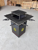 Gratar Gradina cu plita 10 mm Fire Pit 75x75 cm din fier  pe lemne, pentru terasa   CU BLAT DE LEMN SI MOTIVE TRADITIONALE