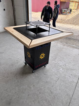 Gratar Gradina cu plita 10 mm Fire Pit 75x75 cm din fier  pe lemne, pentru terasa   CU BLAT DE LEMN SI MOTIVE TRADITIONALE
