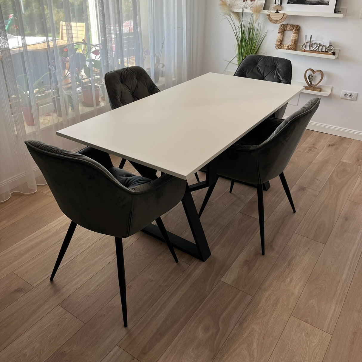 Masa lemn oval de tei, cu picioare metal, set Larisa