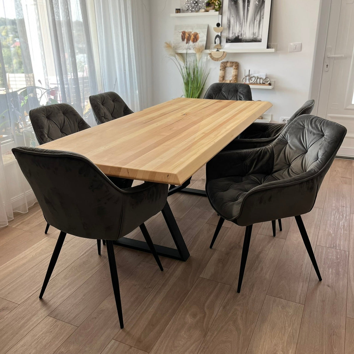 Set masa cu scaune bucatarie, dining,living, sufragerie, blat din lemn masiv cu picioare metalice, scaune husa gri, 6 persoane, IOANA