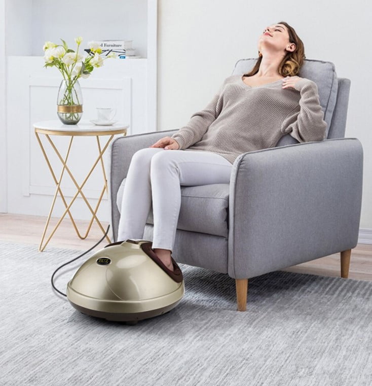 Aparat masaj picioare Shiatsu, cu incalzire, presoterapie, intensitate ajustabila, telecomanda, maro - BUZ.RO