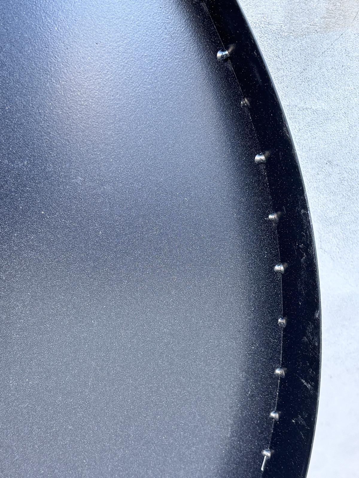 Capac Metalic pentru Gratar sau Focar – Rotund sau Patrat, Negru Mat | Protecție Premium pentru Fire Pit Exterior - BUZ.RO