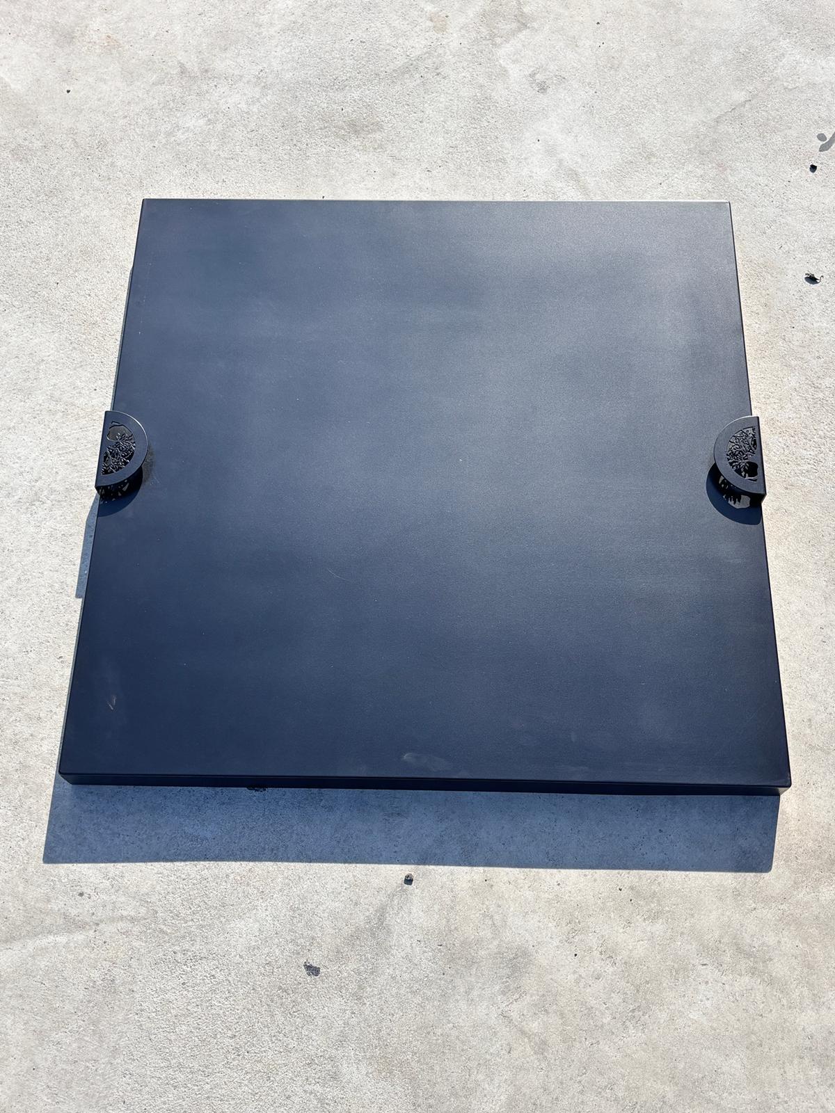 Capac Metalic pentru Gratar sau Focar – Rotund sau Patrat, Negru Mat | Protecție Premium pentru Fire Pit Exterior - BUZ.RO
