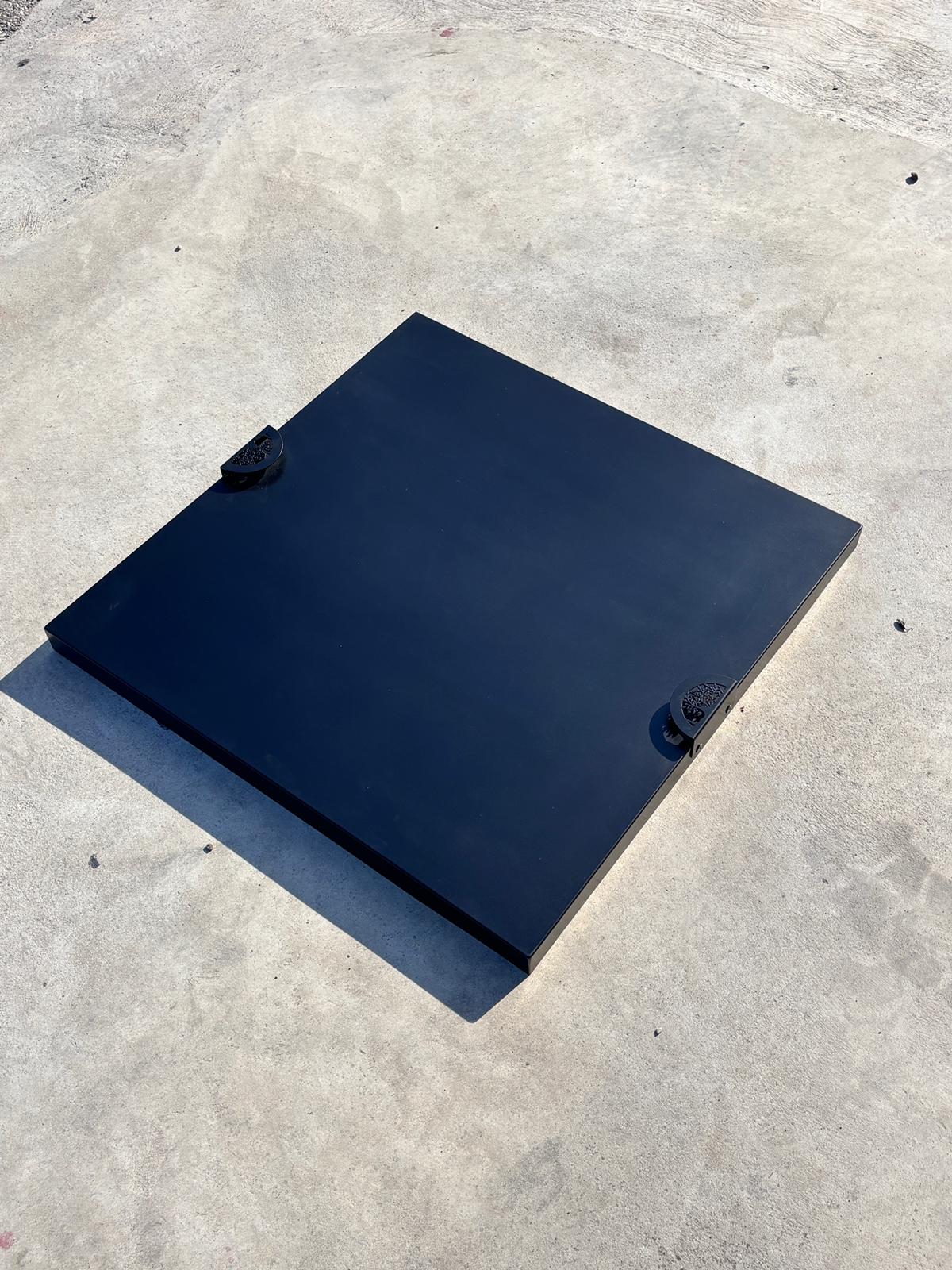 Capac Metalic pentru Gratar sau Focar – Rotund sau Patrat, Negru Mat | Protecție Premium pentru Fire Pit Exterior - BUZ.RO